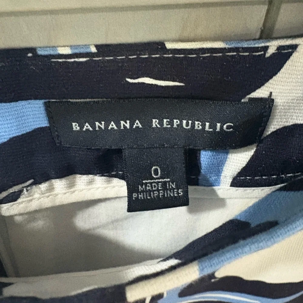 Banana Republic Blue and White A-Line Skirt, Size 0 - Picture 6 of 8
